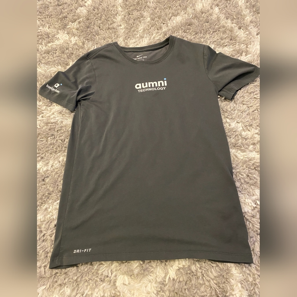 Nike dry fit BYU alumni tee